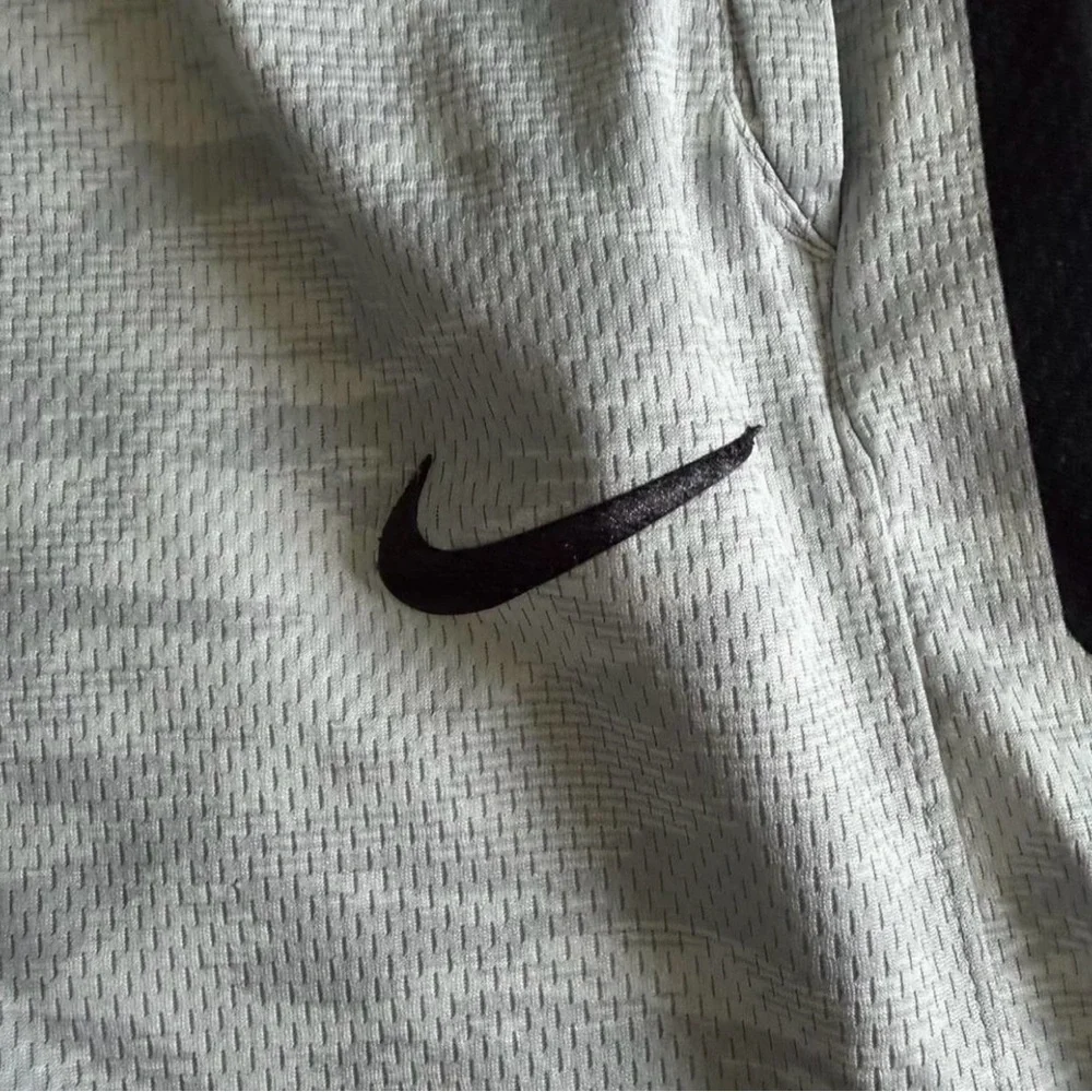 Nike Elite Boys Dri-FIT Basketball Shorts Grey Camo M